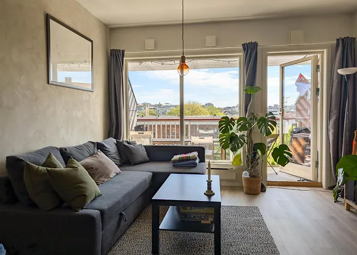 Spacious And Cozy Study Apartment With Balcony