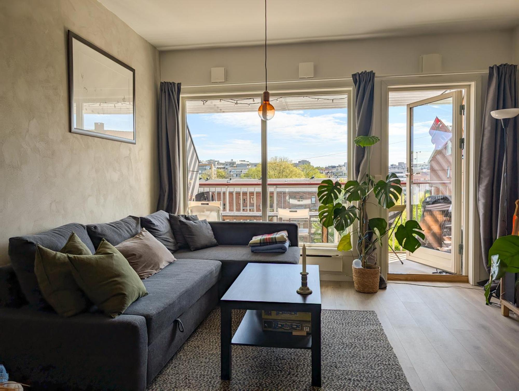 Spacious And Cozy Study With Balcony Apartment Oslo